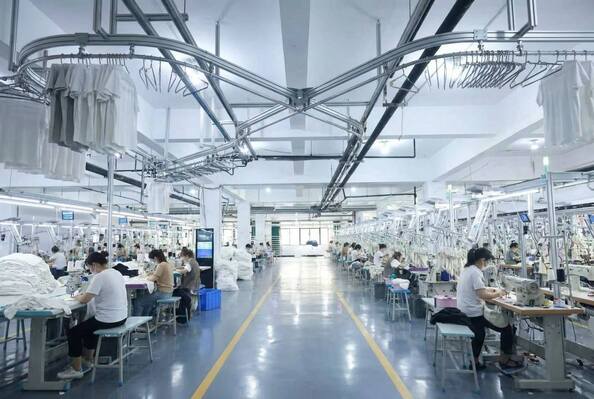 Guangzhou Odin Apparel Co., Ltd.， linia produkcyjna producenta