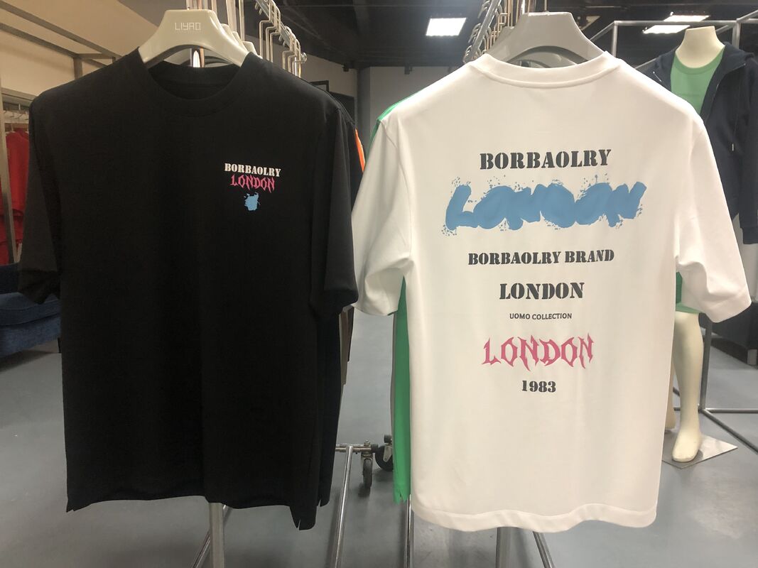 Gorąca wyprzedaż fabryczna Dostosuj logo Haftowane nadruki Ciężka koszulka męska z obniżonym ramieniem w kolorze czarno-białym