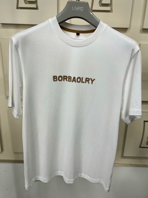 Wysokiej jakości męska regularna koszulka z krótkim rękawem z niestandardowym logo wydrukowanym za pomocą technologii DTG