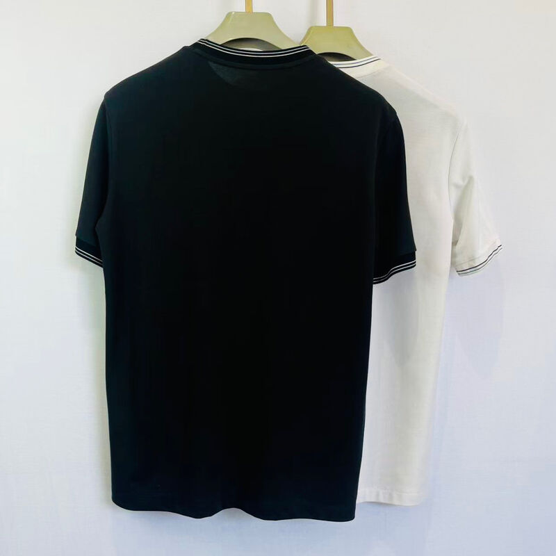 Męska koszulka polo z haftowanym logo | Czarna z białym wykończeniem, kieszeń na piersi i monogram, modny design, męska koszulka polo typu pique