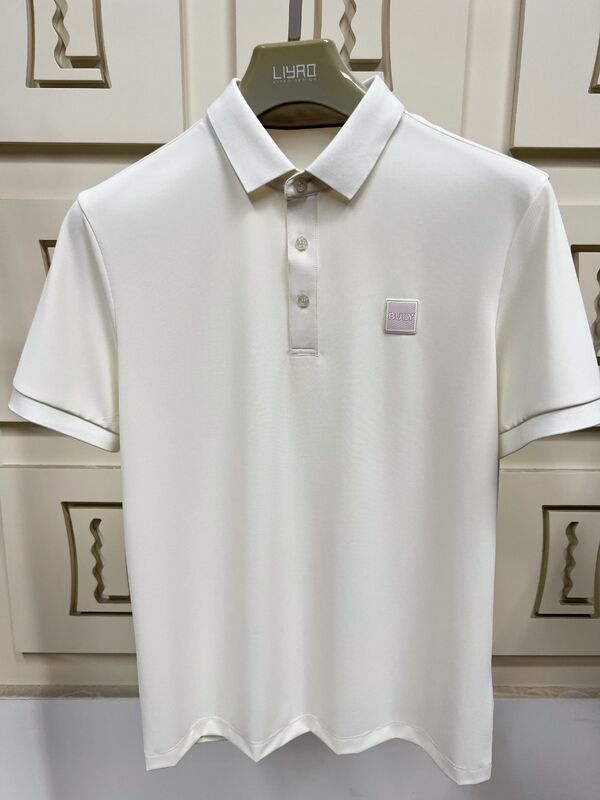 Klasyczne męskie koszulki polo. Krótkie rękawy, najwyższej jakości dla codziennego noszenia.