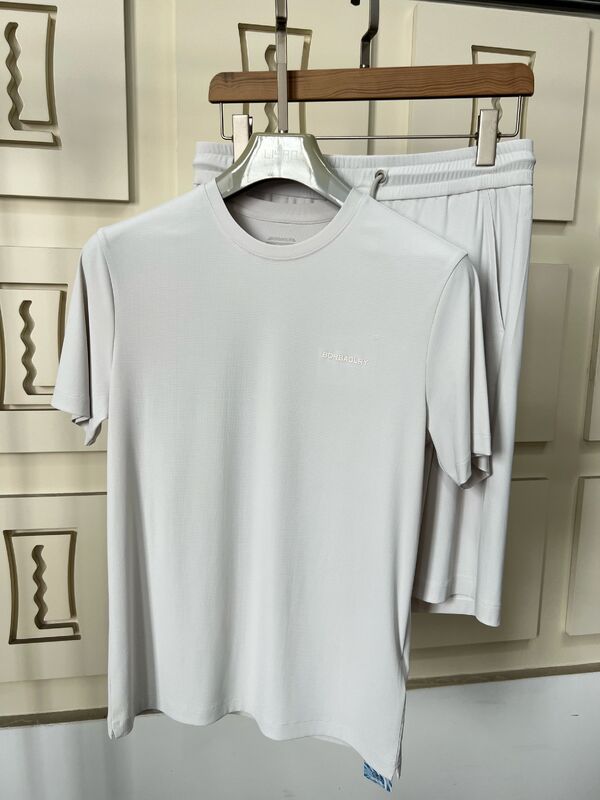 Wysokiej jakości męskie fitness szorty biegowe Wydzielne materiały szybkiego suszenia Długość kolana Letnie plecy kieszonkowe kieszonkowe prosty design